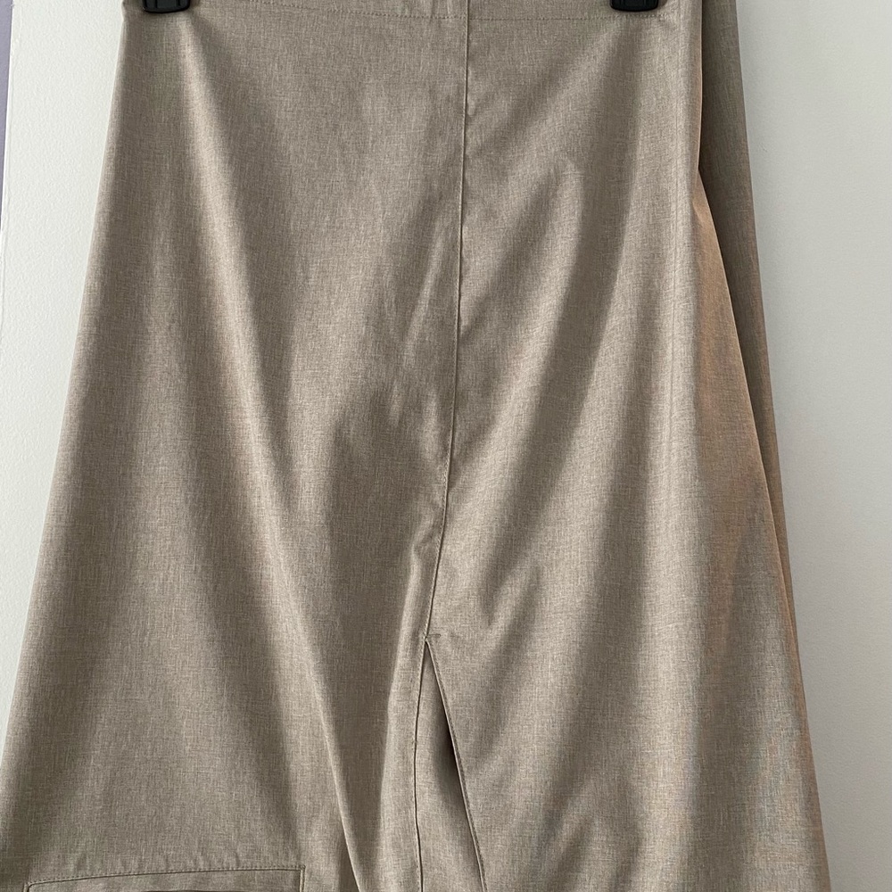 PGA Tour tan golf shorts size 46